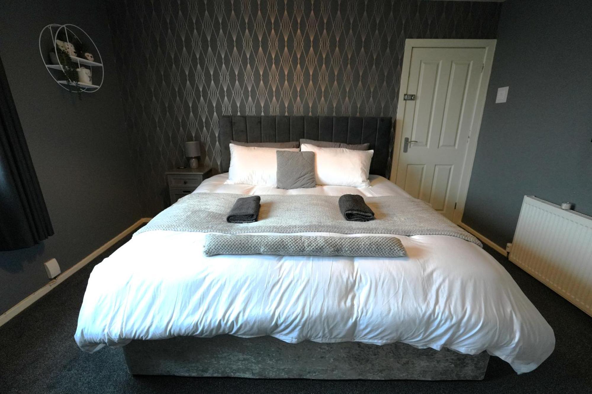 Detached Homestay - Super, King & Double Rooms - Leyland, Preston, Chorley, Lancashire Extérieur photo