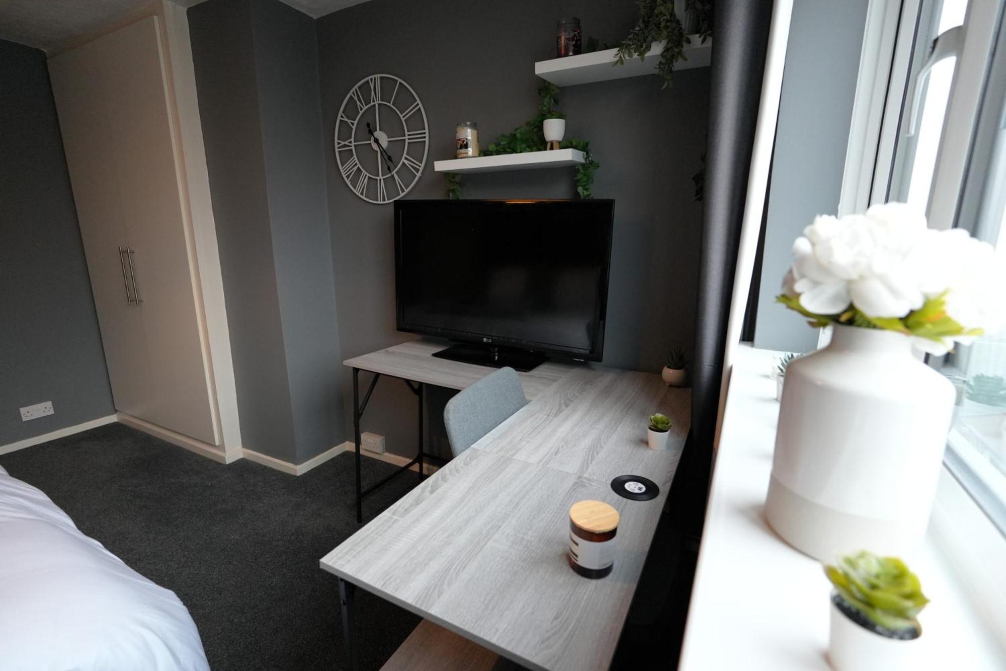 Detached Homestay - Super, King & Double Rooms - Leyland, Preston, Chorley, Lancashire Extérieur photo