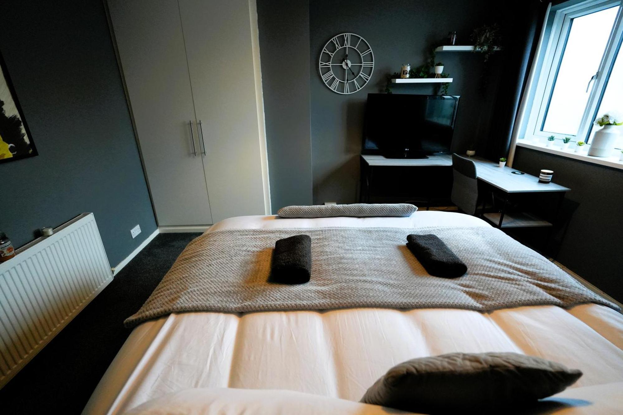 Detached Homestay - Super, King & Double Rooms - Leyland, Preston, Chorley, Lancashire Extérieur photo