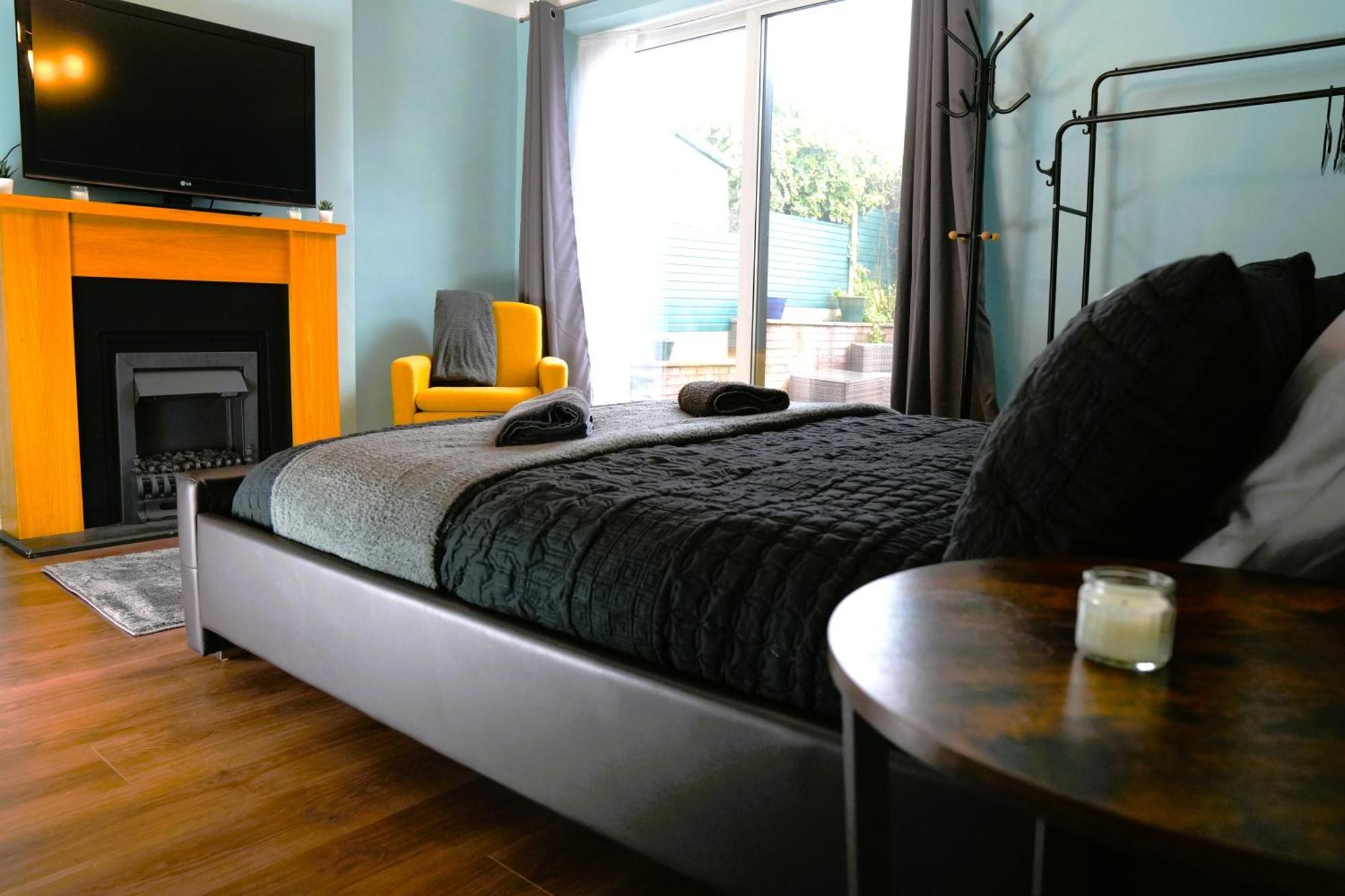 Detached Homestay - Super, King & Double Rooms - Leyland, Preston, Chorley, Lancashire Extérieur photo