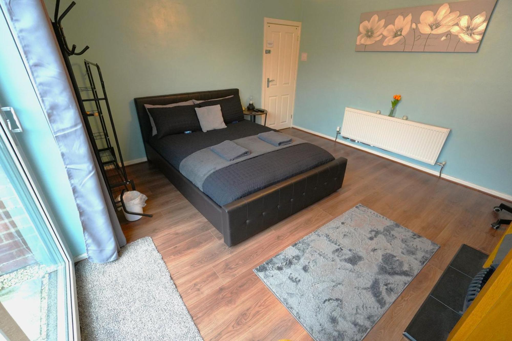 Detached Homestay - Super, King & Double Rooms - Leyland, Preston, Chorley, Lancashire Extérieur photo
