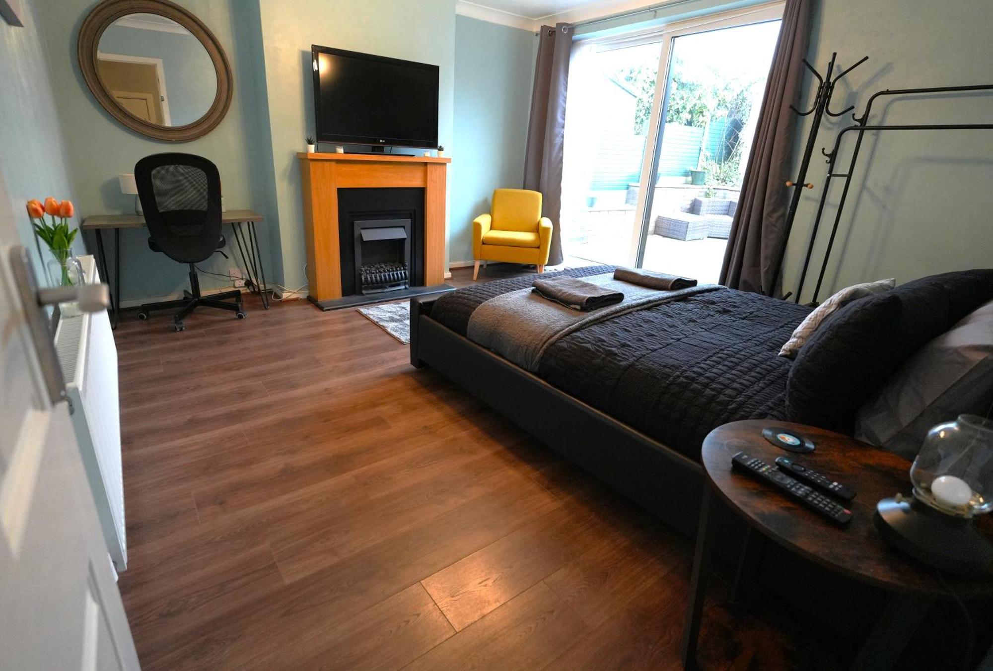 Detached Homestay - Super, King & Double Rooms - Leyland, Preston, Chorley, Lancashire Extérieur photo