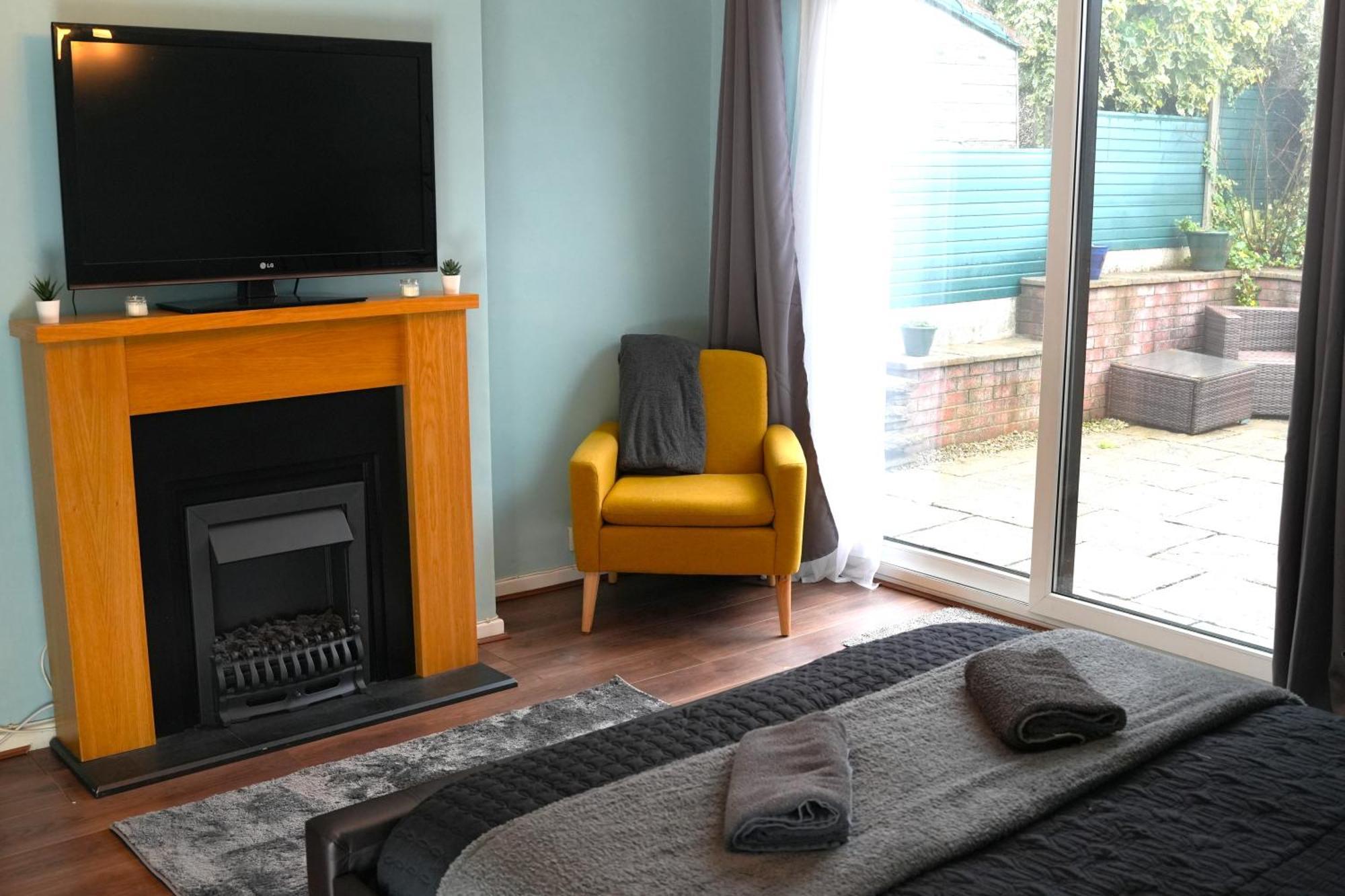 Detached Homestay - Super, King & Double Rooms - Leyland, Preston, Chorley, Lancashire Extérieur photo